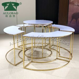 Gold Cake Table