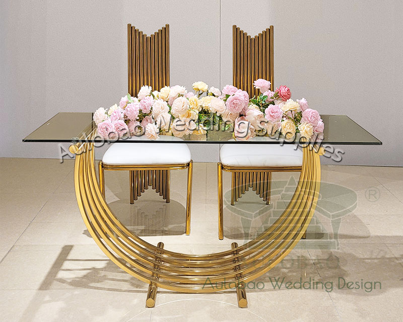 Sweetheart Table