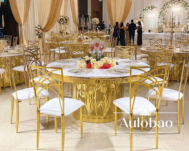 Gold Dining Sets with Floral Relief Bases for Luxury Events