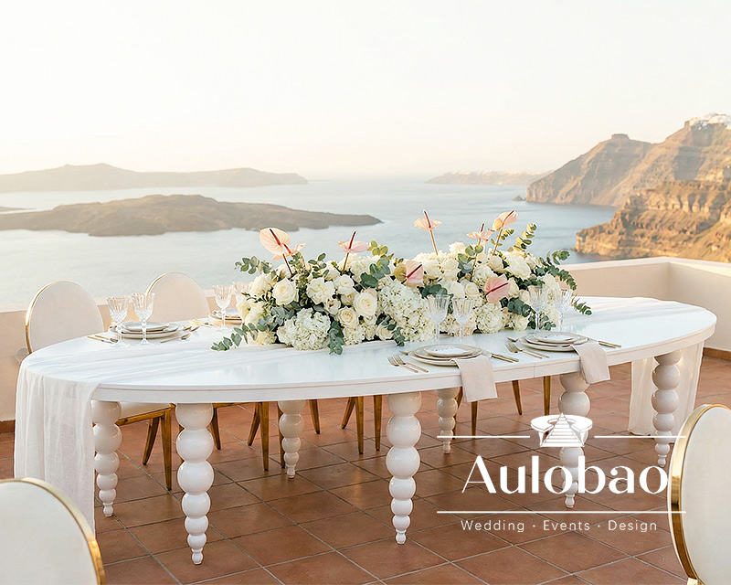 Sphere-Stacked Legs Tables for Wedding Banquet