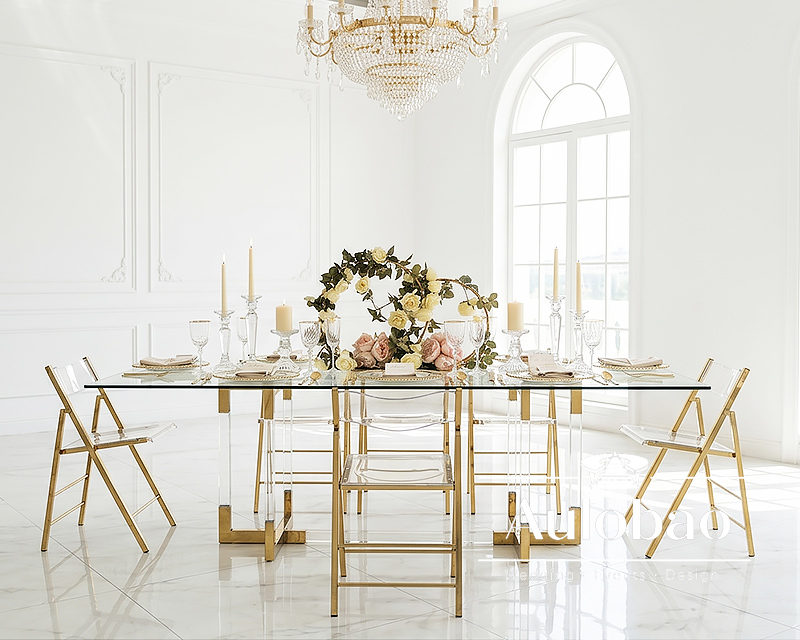 Clear Acrylic Wedding Table for Modern Event Spaces